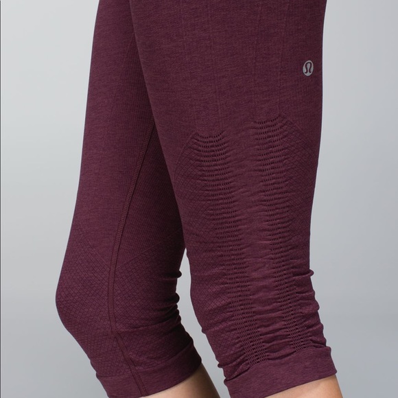 Lululemon In The Flow Crop II - Picture 2 of 4